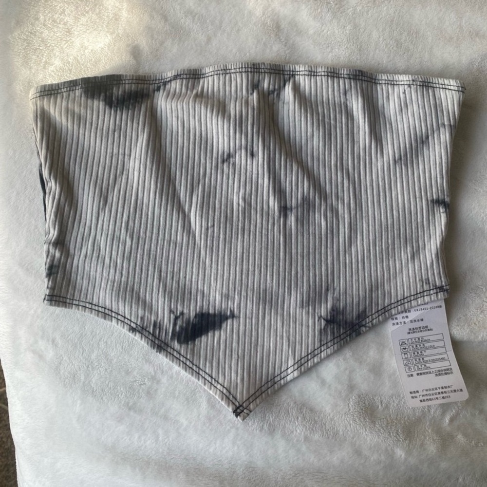 Gray and Black Strapless Top
